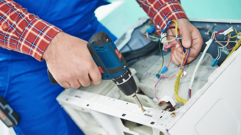 Kula Bosch Bosch çamaşır makinesi kart tamiri – Su almama arızası orijinal parça ile giderildi. - Teknik servis örneği
